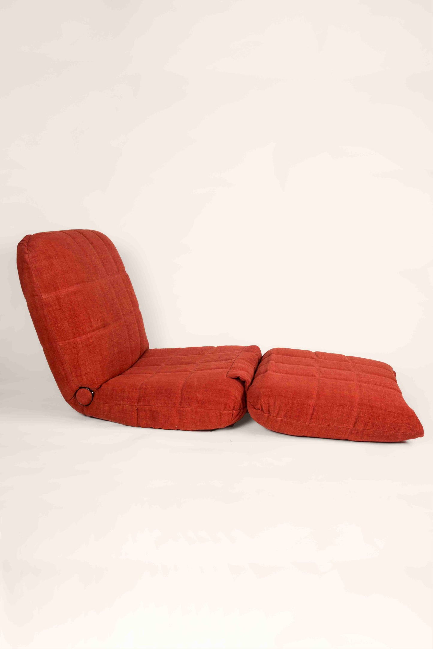 Folding armchair
