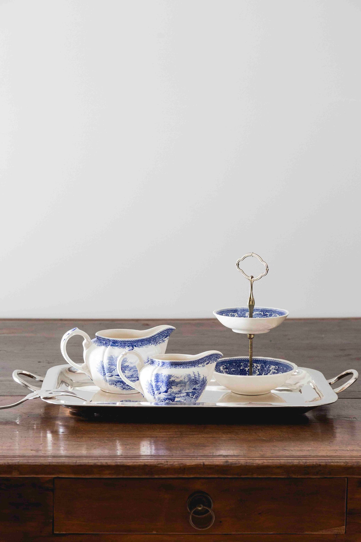 Set de dos jarras antiguas para café