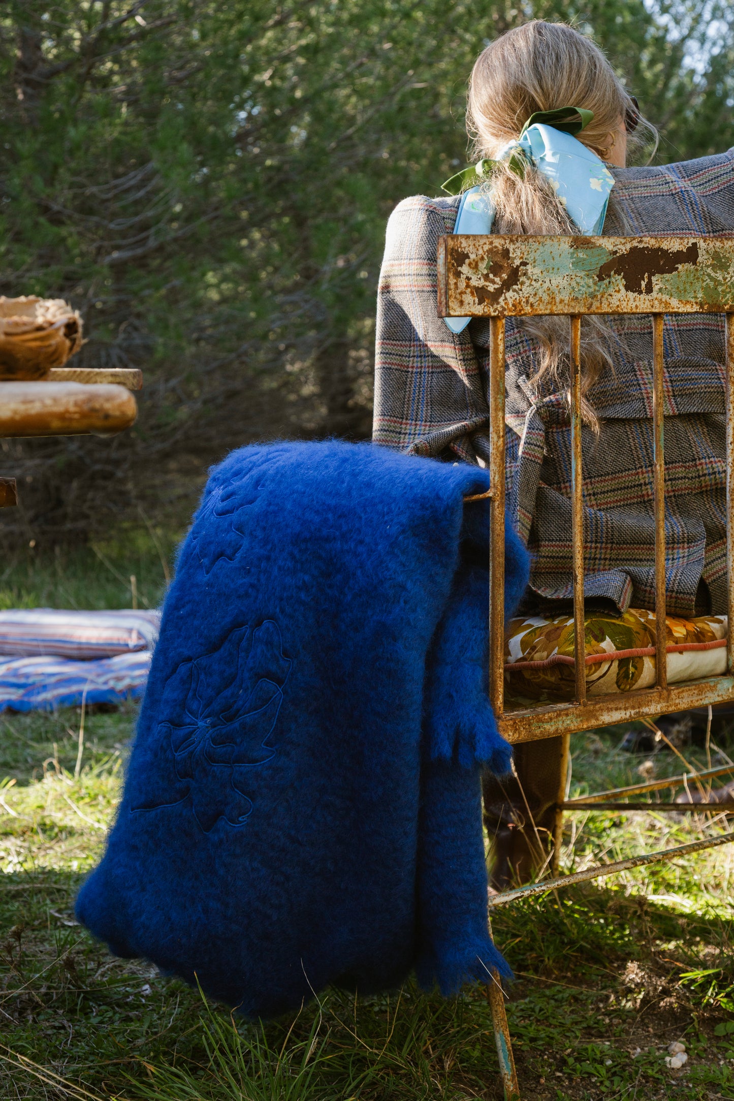 Blue mohair blanket with lilium embroidery