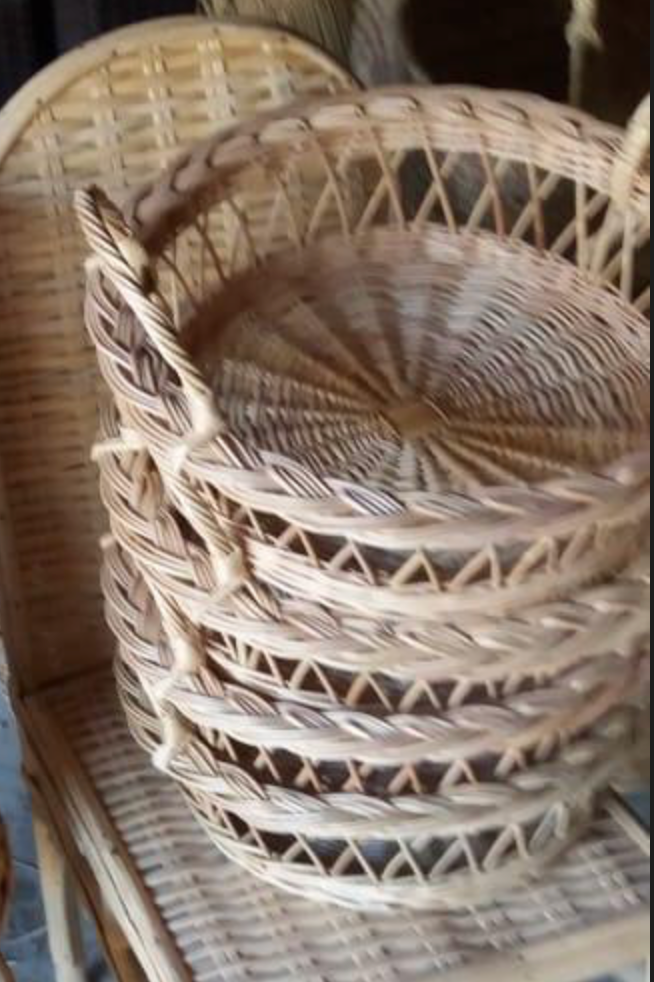 Cesta de mimbre rectangular con asas Paris