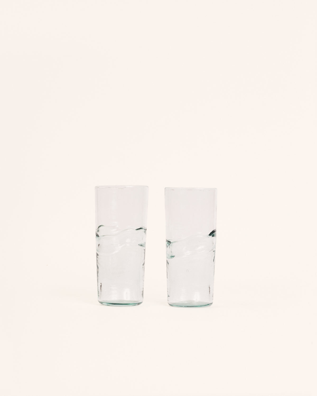 <transcy>Pair of tall transparent spatter glasses</transcy>