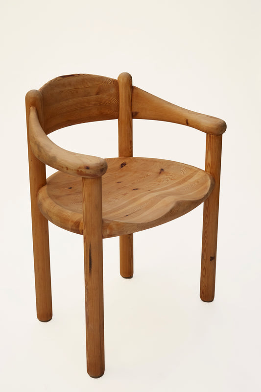 <tc>Wooden chair</tc>