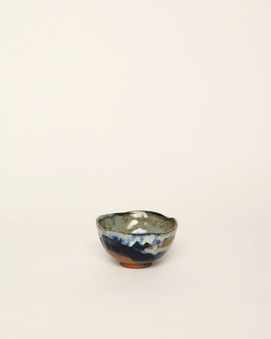 <tc>Small dark blue bowl</tc>