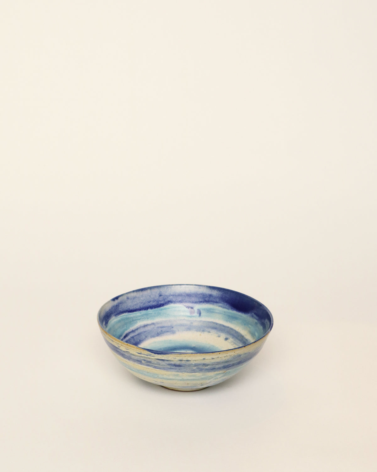 <tc>Antique blue bowl</tc>