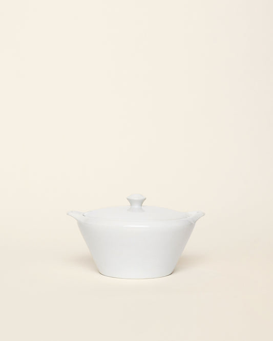 <tc>White tureen</tc>