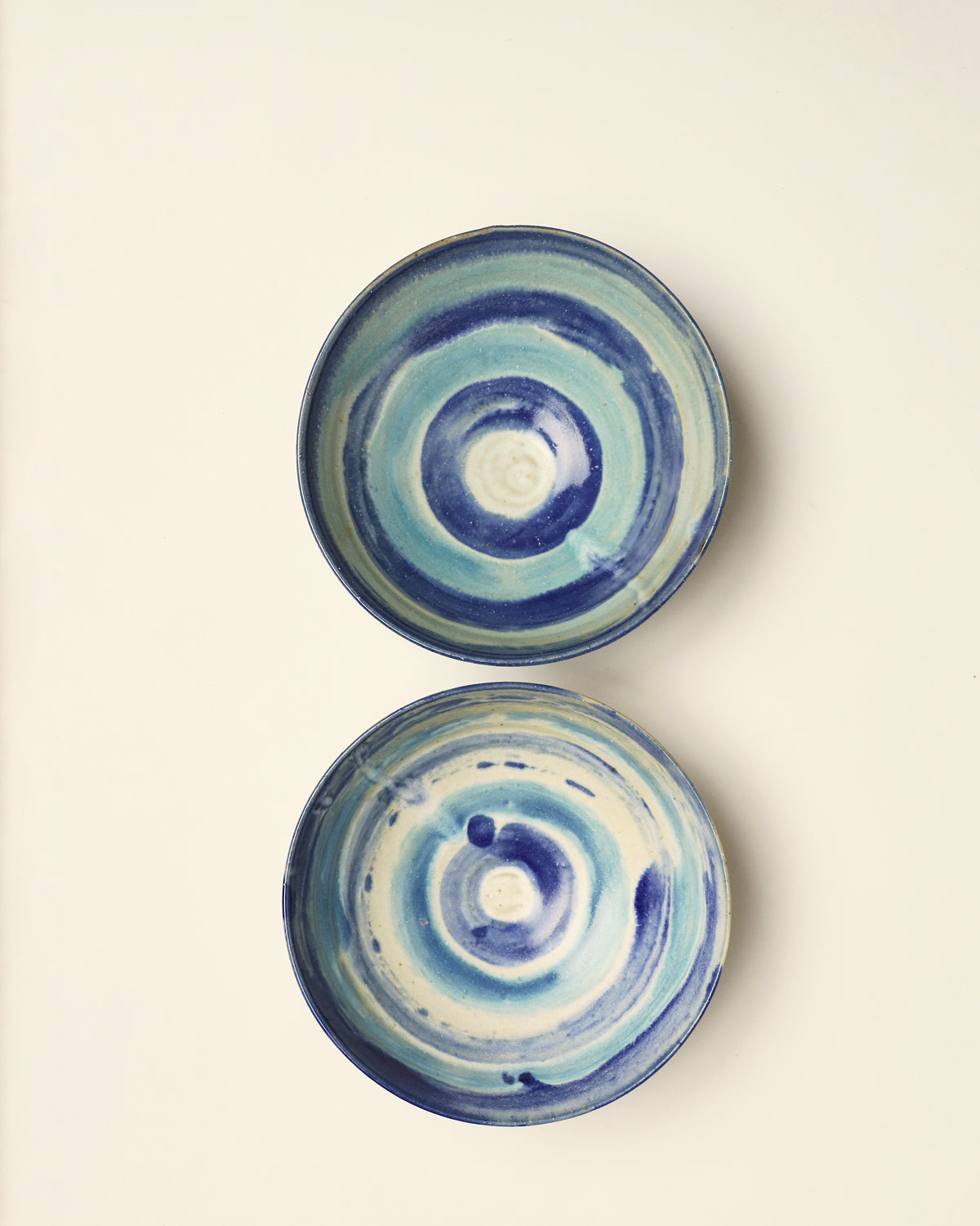 <tc>Antique blue bowl</tc>