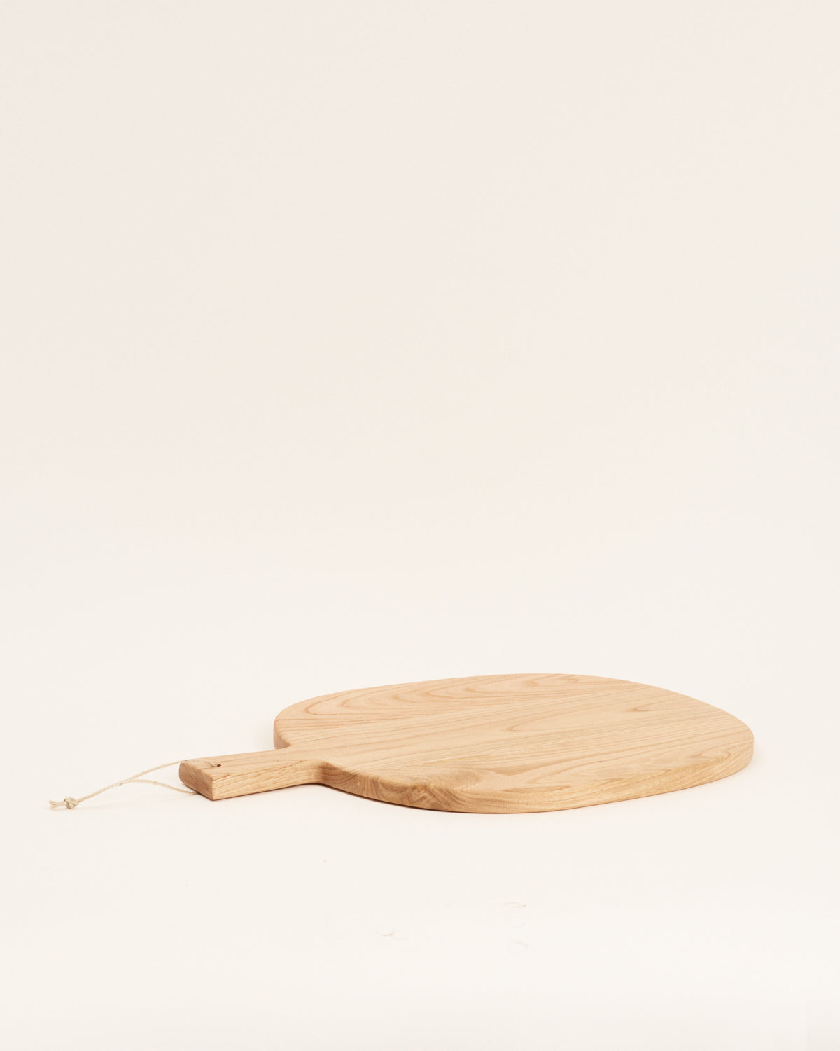 Round cutting board