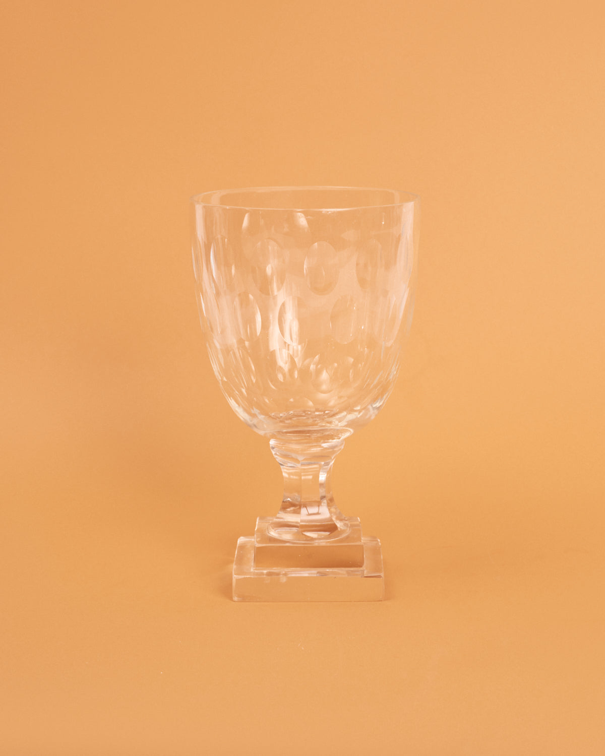Circle cup with square base