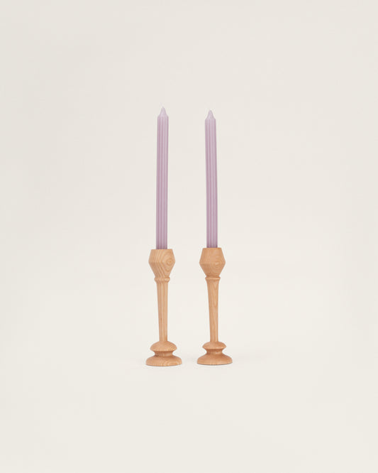 <tc>Pair of ash wood candlesticks</tc>