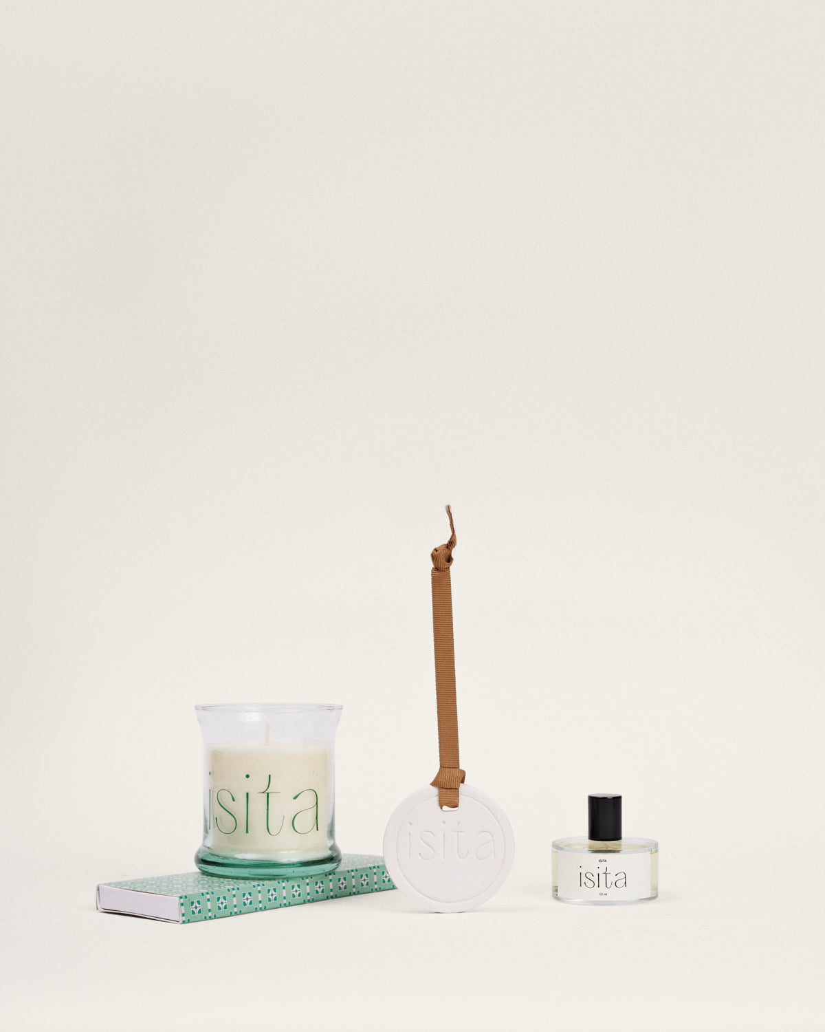 Pack of Isita's candle and diffuser